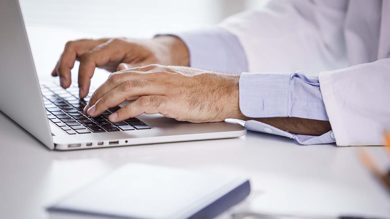 doctor-laptop-summary